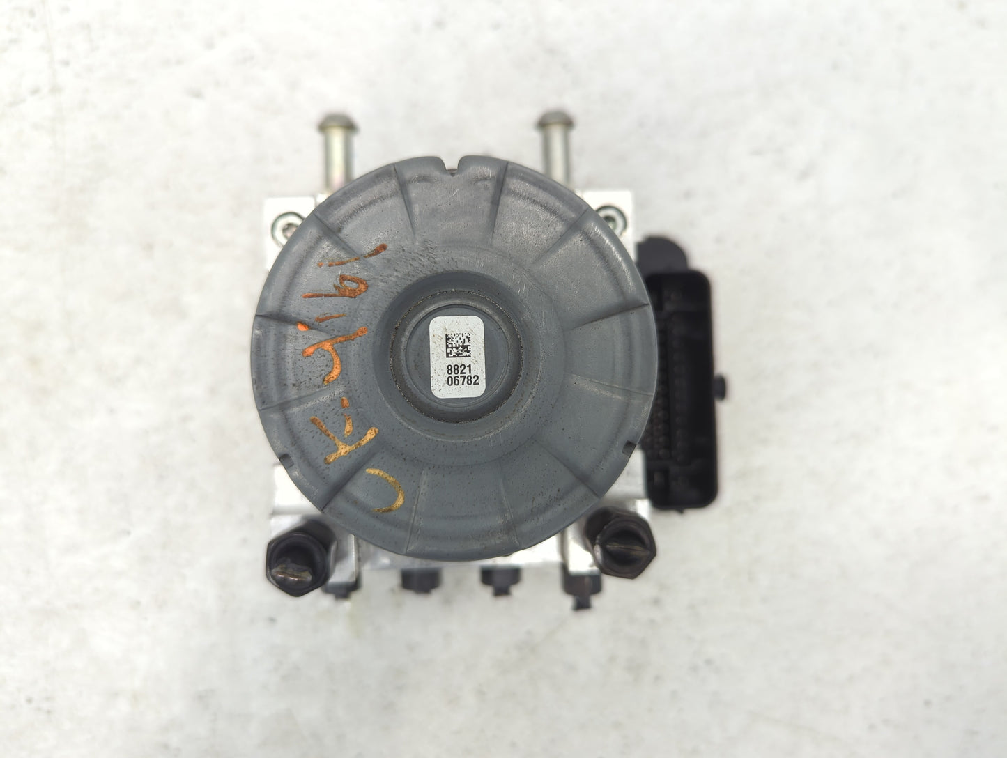 2018-2021 Hyundai Kona ABS Pump Control Module Replacement P/N:58900-J9100 Fits Fits 2018 2019 2020 2021 OEM Used Auto Parts