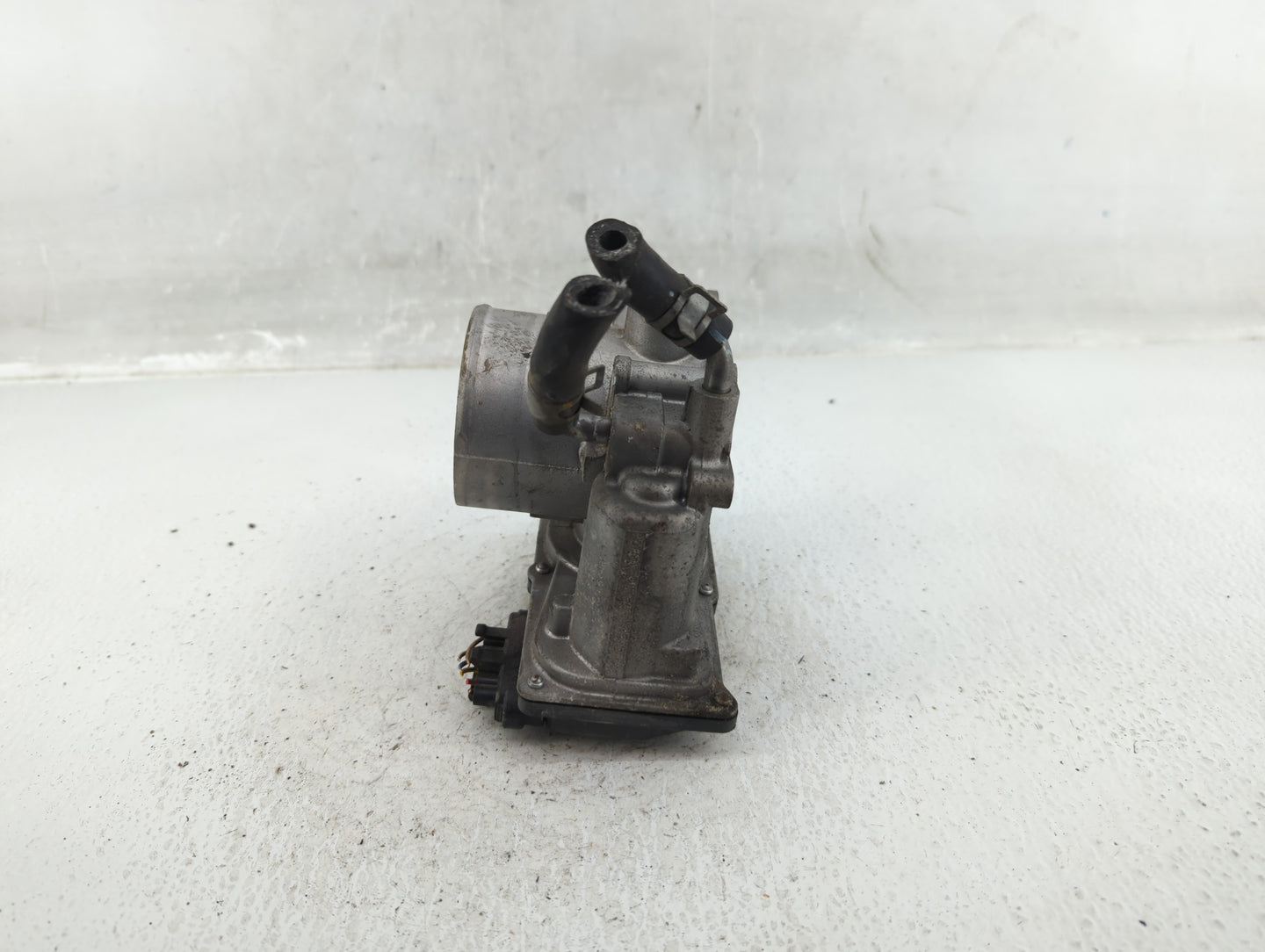 2018-2021 Hyundai Kona Throttle Body P/N:35100-2E400 Fits Fits 2012 2013 2014 2015 2016 2018 2019 2020 2021 OEM Used Auto Pa