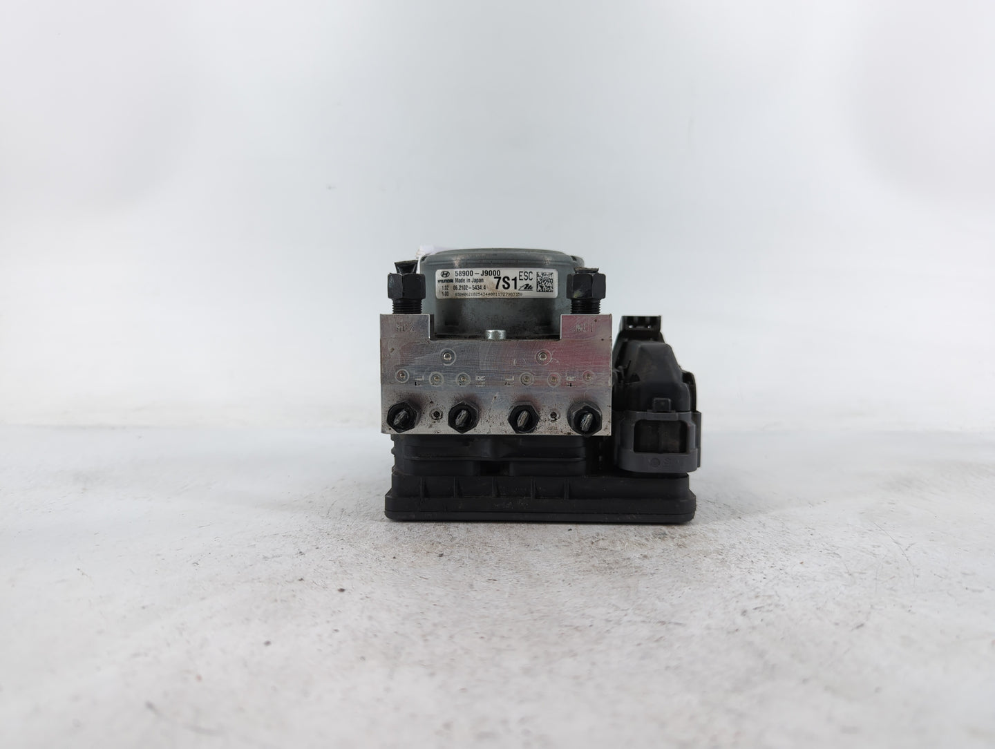 2018-2021 Hyundai Kona ABS Pump Control Module Replacement P/N:58900-J9000 Fits Fits 2018 2019 2020 2021 OEM Used Auto Parts