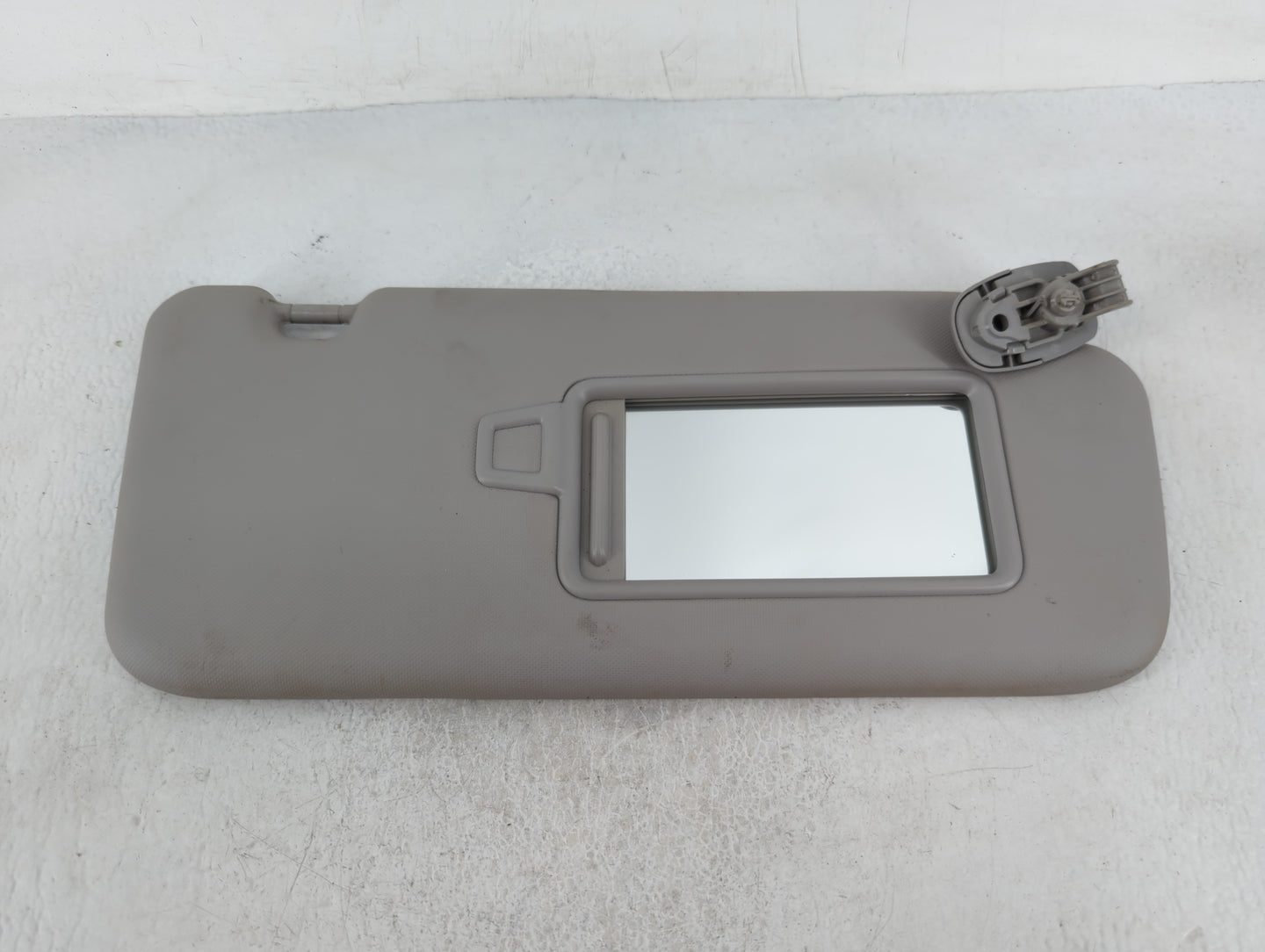 2018-2021 Hyundai Kona Sun Visor Shade Replacement Passenger Right Mirror Fits Fits 2018 2019 2020 2021 OEM Used Auto Parts 