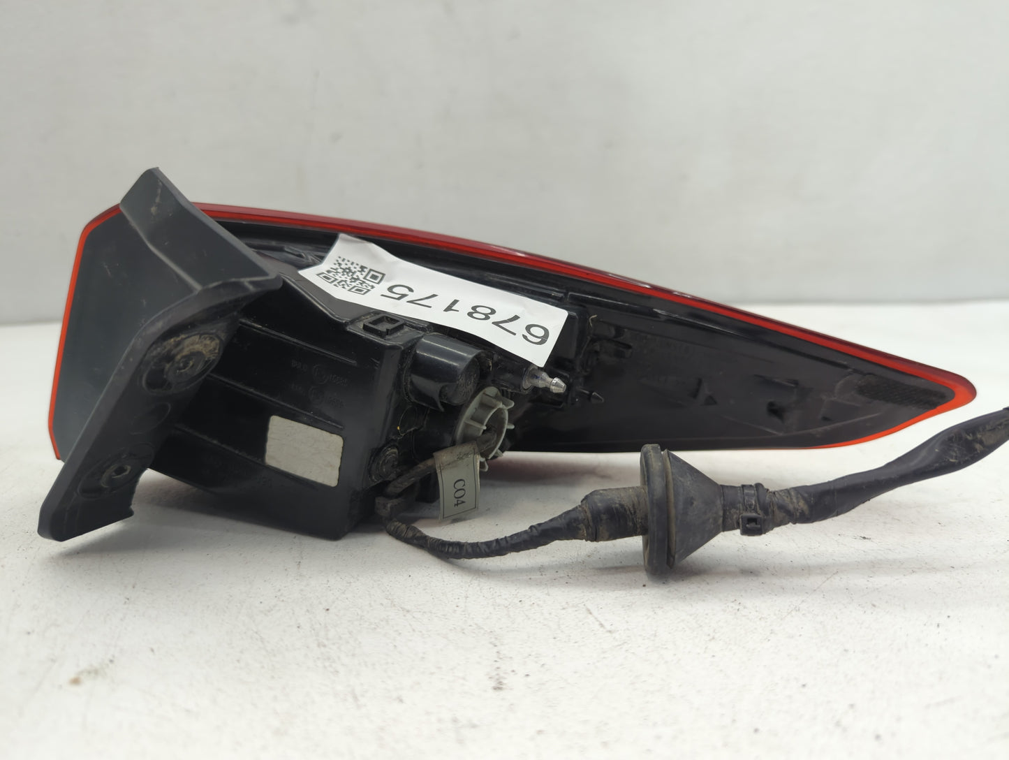 2018 Hyundai Kona Tail Light Assembly Passenger Right OEM P/N:171127B Fits OEM Used Auto Parts - Oemusedautoparts1.com