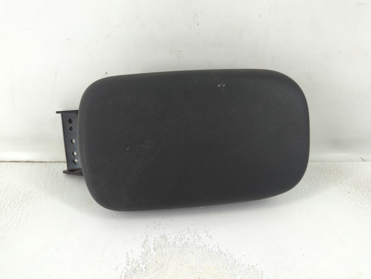 2018-2021 Hyundai Kona Center Console Armrest Cover Lid P/N:OS LWR Fits Fits 2018 2019 2020 2021 OEM Used Auto Parts - Oemus