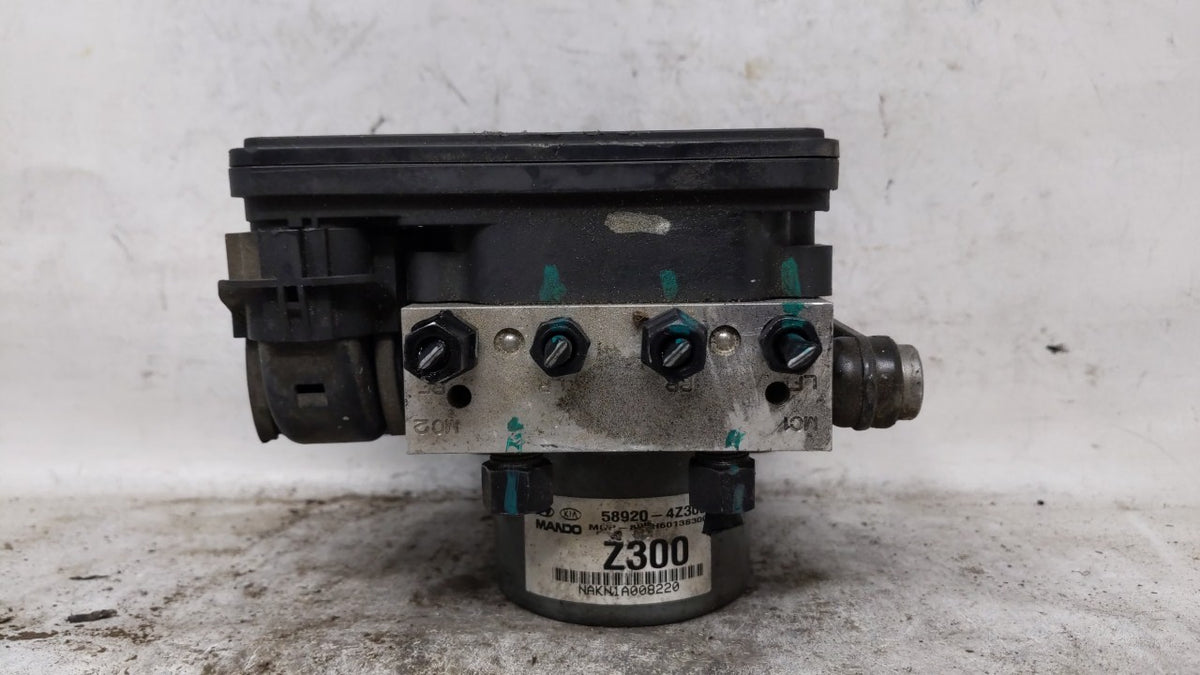 2017-2018 Hyundai Santa Fe Anti-Lock Brake ABS Pump Module Actuator OEM Fits Fits 2017 2018 OEM Used Auto Parts - Oemusedaut