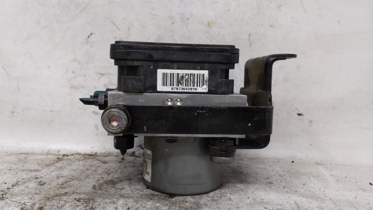 2017-2018 Hyundai Santa Fe Anti-Lock Brake ABS Pump Module Actuator OEM Fits Fits 2017 2018 OEM Used Auto Parts - Oemusedaut