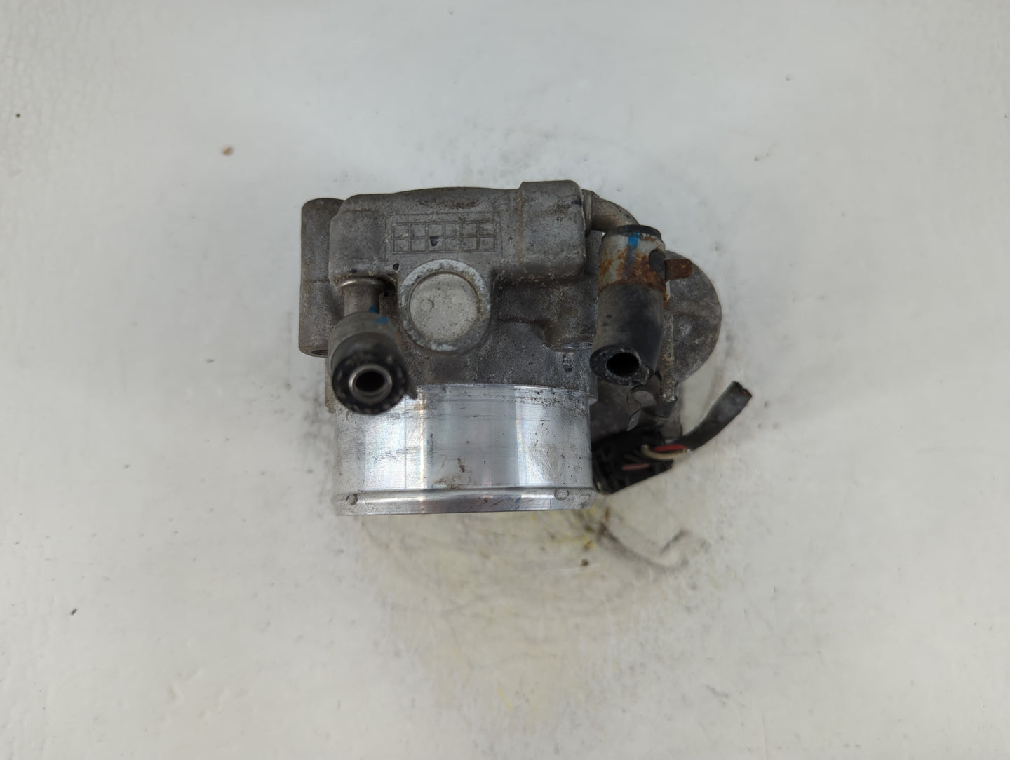 2019-2020 Hyundai Santa Fe Throttle Body P/N:35100-2G600 Fits Fits 2015 2016 2017 2018 2019 2020 2021 OEM Used Auto Parts - 
