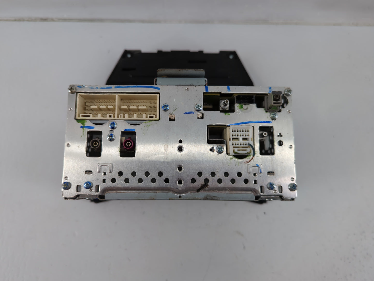 2017-2018 Hyundai Santa Fe Radio AM FM Cd Player Receiver Replacement P/N:96160-4Z004X Fits Fits 2017 2018 OEM Used Auto Par