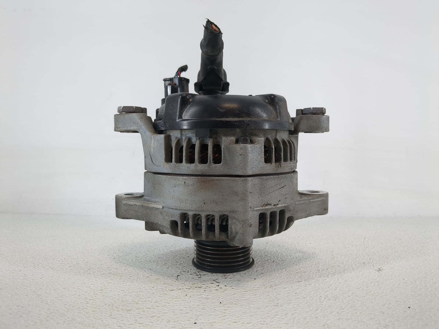 2019-2020 Hyundai Santa Fe Alternator Replacement Generator Charging Assembly Engine OEM P/N:37300-2G061 Fits OEM Used Auto 