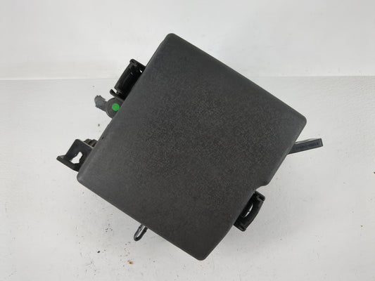 2018 Hyundai Santa Fe Fusebox Fuse Box Panel Relay Module P/N:P68258536AB Fits OEM Used Auto Parts - Oemusedautoparts1.com