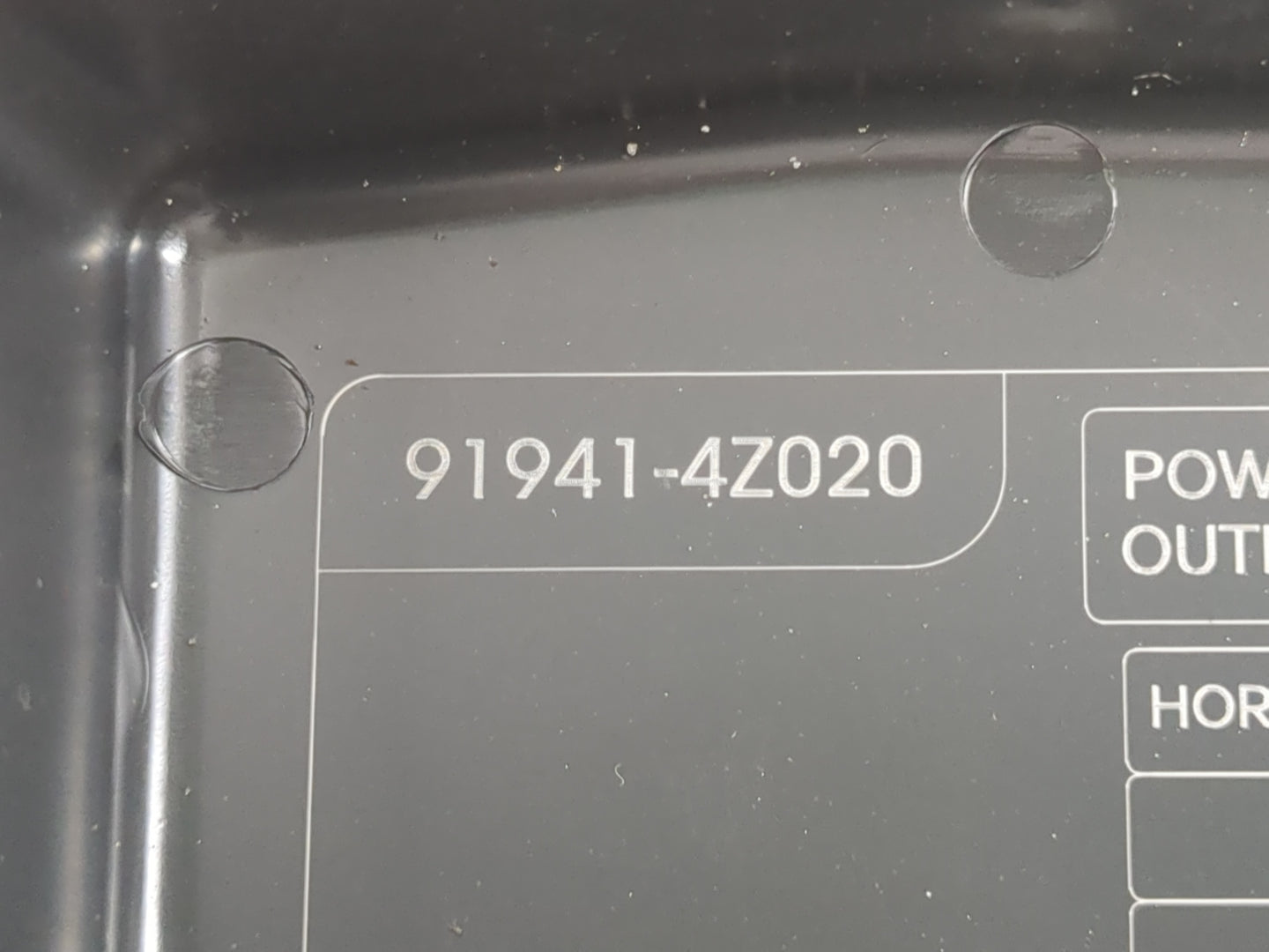 2018 Hyundai Santa Fe Fusebox Fuse Box Panel Relay Module P/N:P68258536AB Fits OEM Used Auto Parts - Oemusedautoparts1.com