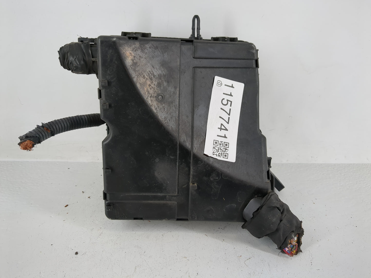 2018 Hyundai Santa Fe Fusebox Fuse Box Panel Relay Module P/N:P68258536AB Fits OEM Used Auto Parts - Oemusedautoparts1.com