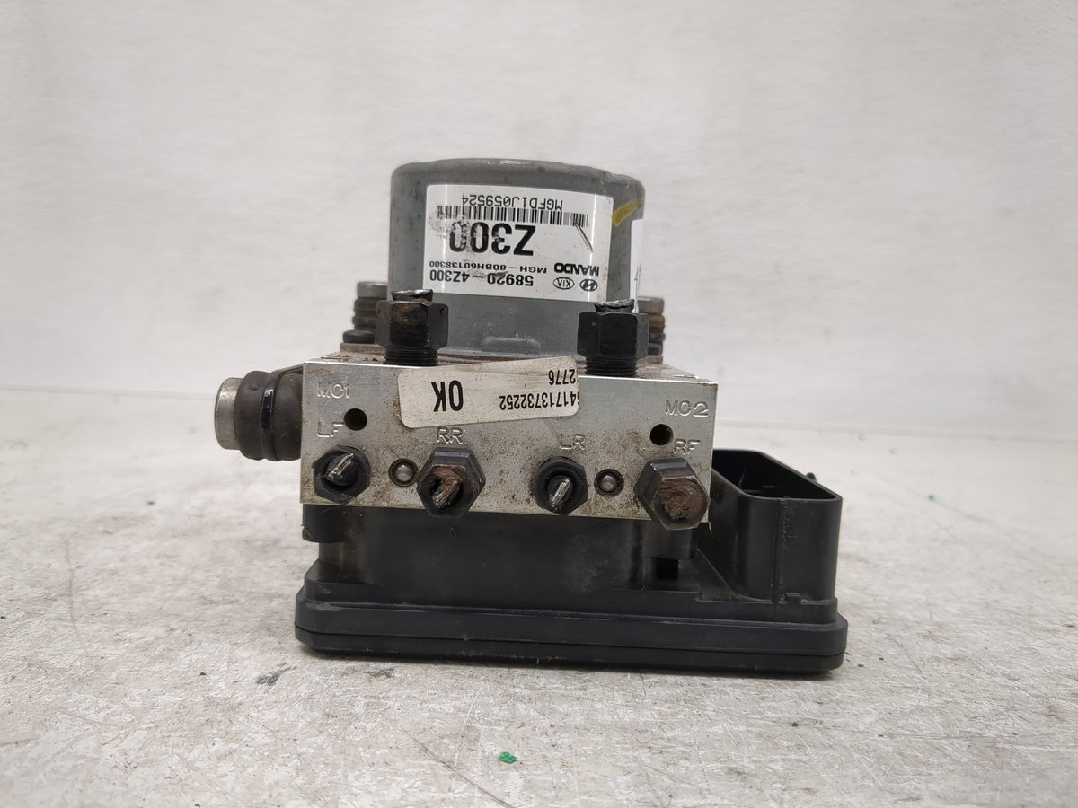 2017-2018 Hyundai Santa Fe Anti-Lock Brake ABS Pump Module Actuator OEM P/N:BE6003S300 Fits Fits 2017 2018 OEM Used Auto Par
