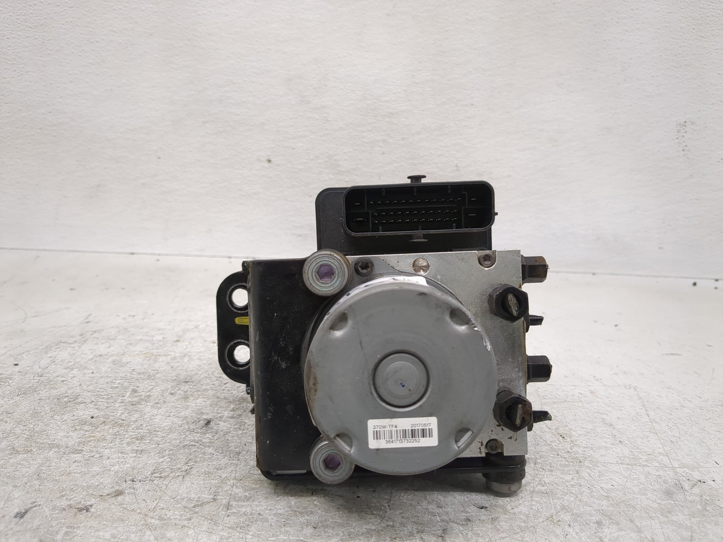 2017-2018 Hyundai Santa Fe ABS Pump Control Module Replacement P/N:BE6003S300 Fits Fits 2017 2018 OEM Used Auto Parts - Oemu