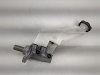 2013-2019 Hyundai Santa Fe Brake Master Cylinder - Oemusedautoparts1.com