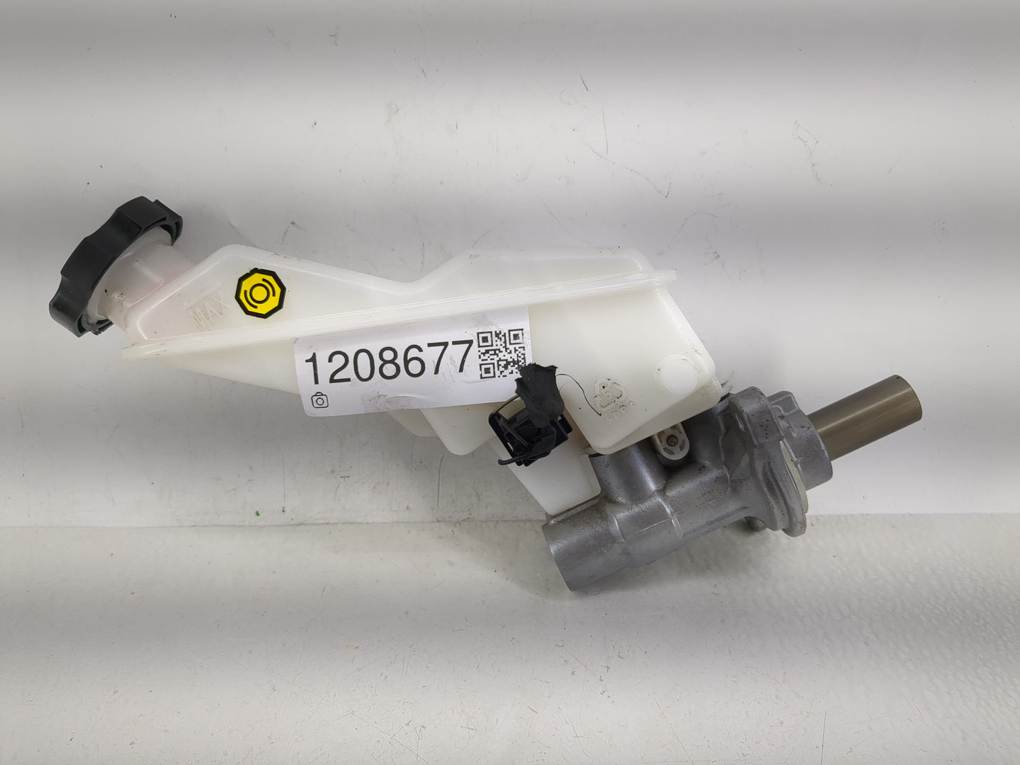 2013-2019 Hyundai Santa Fe Brake Master Cylinder - Oemusedautoparts1.com
