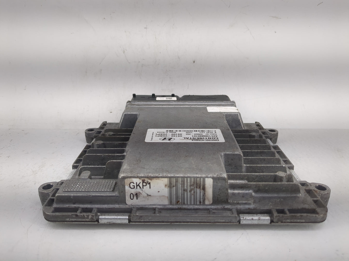 2018 Hyundai Santa Fe PCM Engine Control Computer ECU ECM PCU OEM P/N:39100-2GKP1 39130-2GKP1 Fits OEM Used Auto Parts - Oem