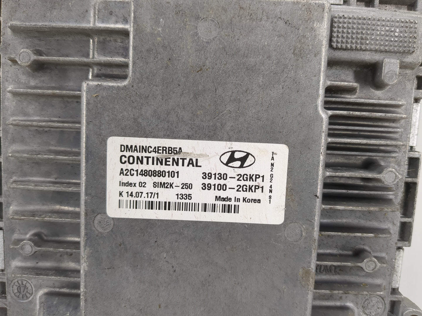 2018 Hyundai Santa Fe PCM Engine Control Computer ECU ECM PCU OEM P/N:39100-2GKP1 39130-2GKP1 Fits OEM Used Auto Parts - Oem