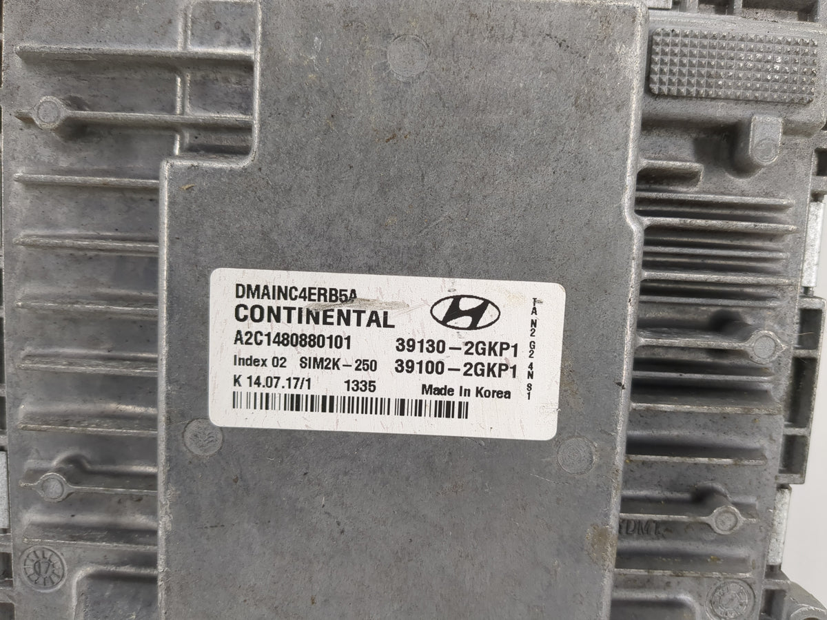 2018 Hyundai Santa Fe PCM Engine Control Computer ECU ECM PCU OEM P/N:39100-2GKP1 39130-2GKP1 OEM Used Auto Parts - Oemuseda