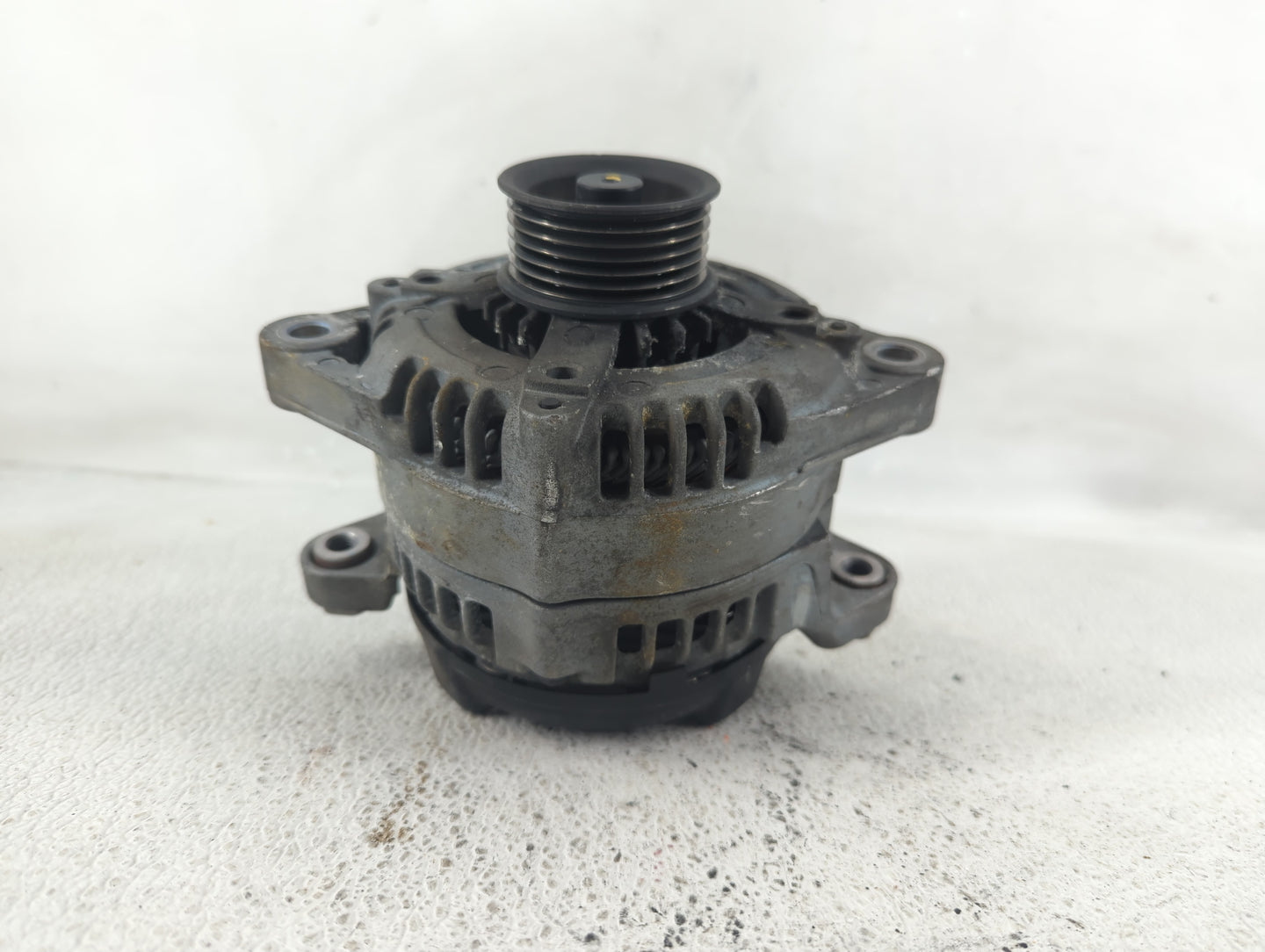 2019-2020 Hyundai Santa Fe Alternator Replacement Generator Charging Assembly Engine OEM P/N:37300-2G061 Fits OEM Used Auto 