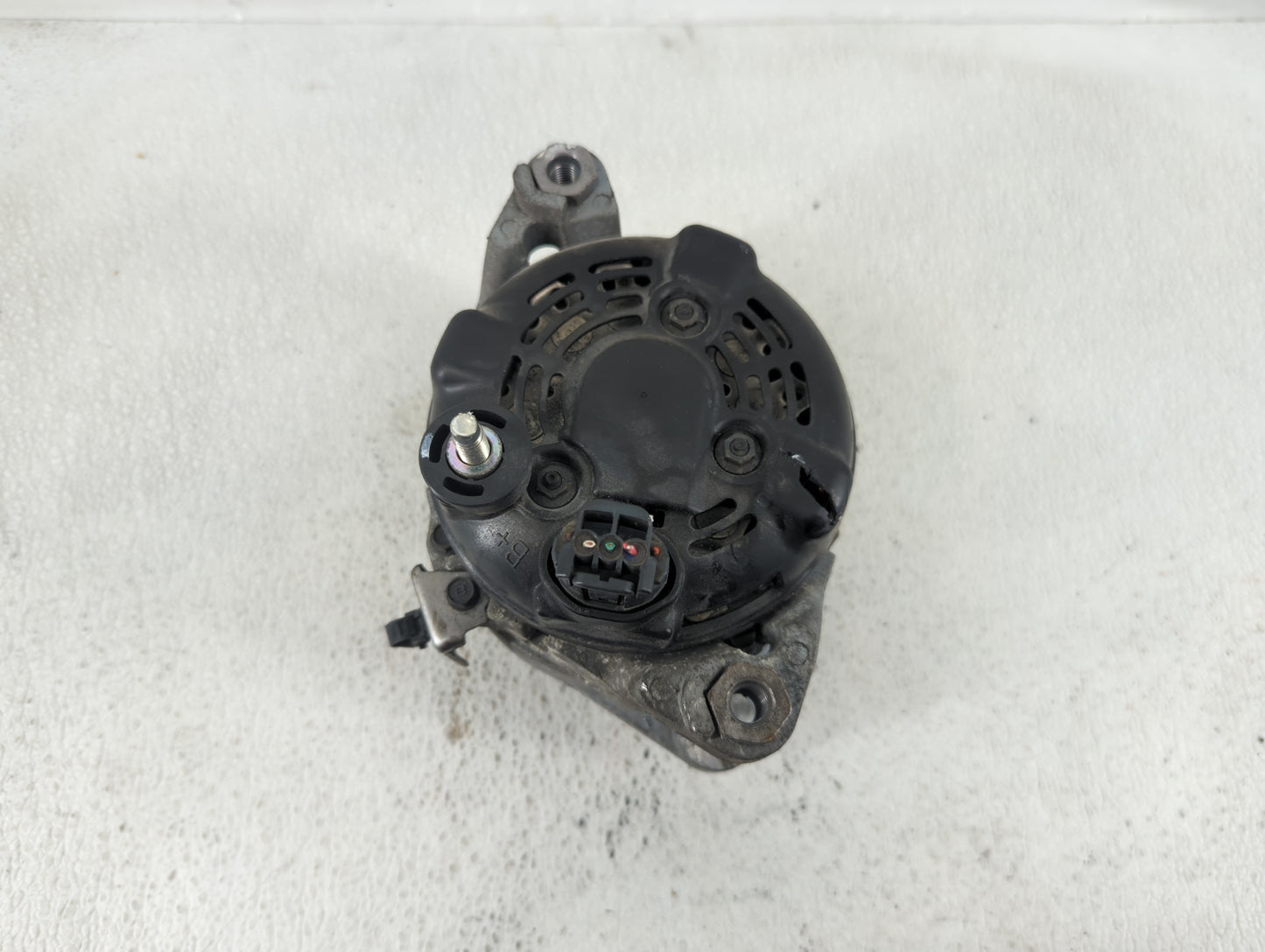 2019-2020 Hyundai Santa Fe Alternator Replacement Generator Charging Assembly Engine OEM P/N:37300-2G061 Fits OEM Used Auto 