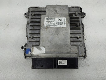 compare product 2018 Hyundai Santa Fe PCM Engine Control Computer ECU ECM PCU OEM P/N:39100-2GKS0 39130-2GKS0 Fits OEM Used Auto Parts
