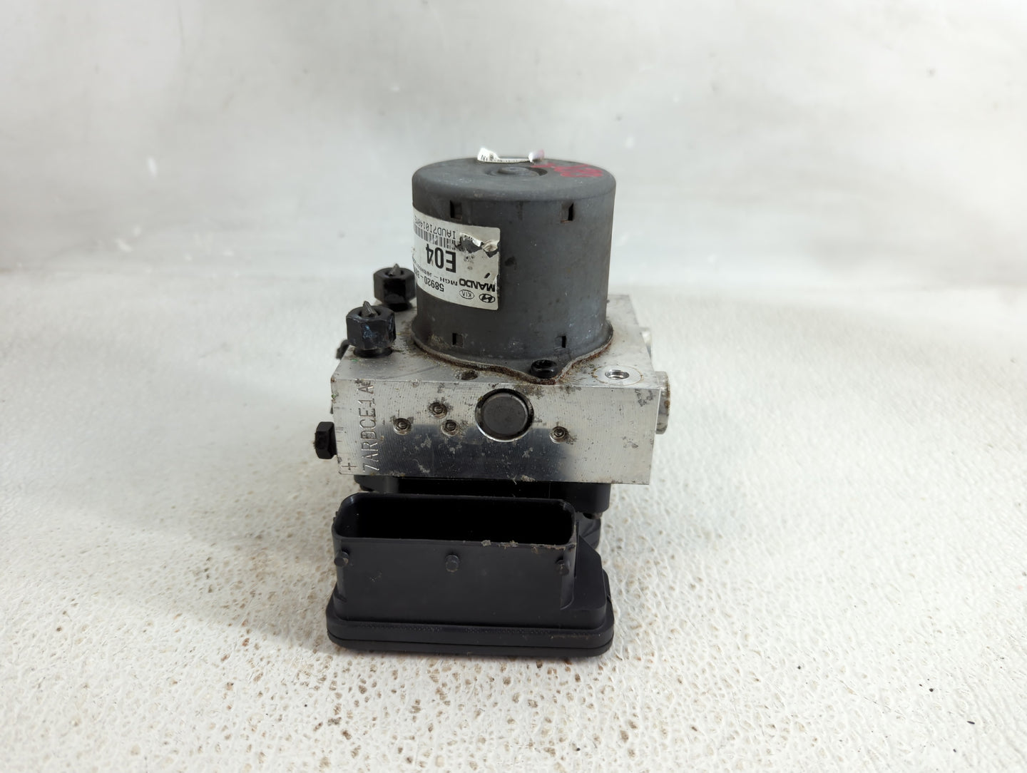 2013-2016 Hyundai Santa Fe ABS Pump Control Module Replacement P/N:58920-B8700 Fits Fits 2013 2014 2015 2016 OEM Used Auto P