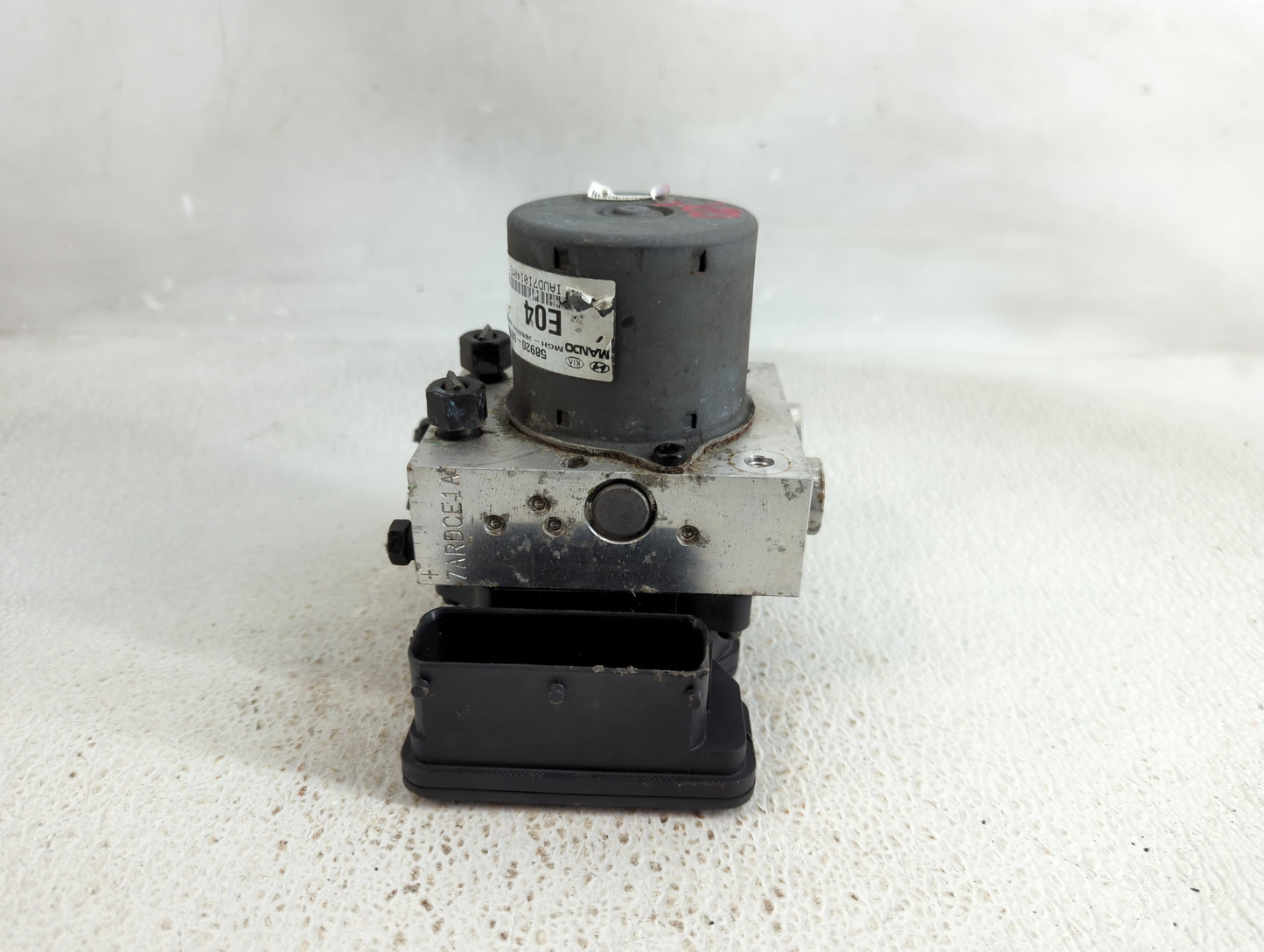 2013-2016 Hyundai Santa Fe ABS Pump Control Module Replacement P/N:58920-B8700 Fits Fits 2013 2014 2015 2016 OEM Used Auto P