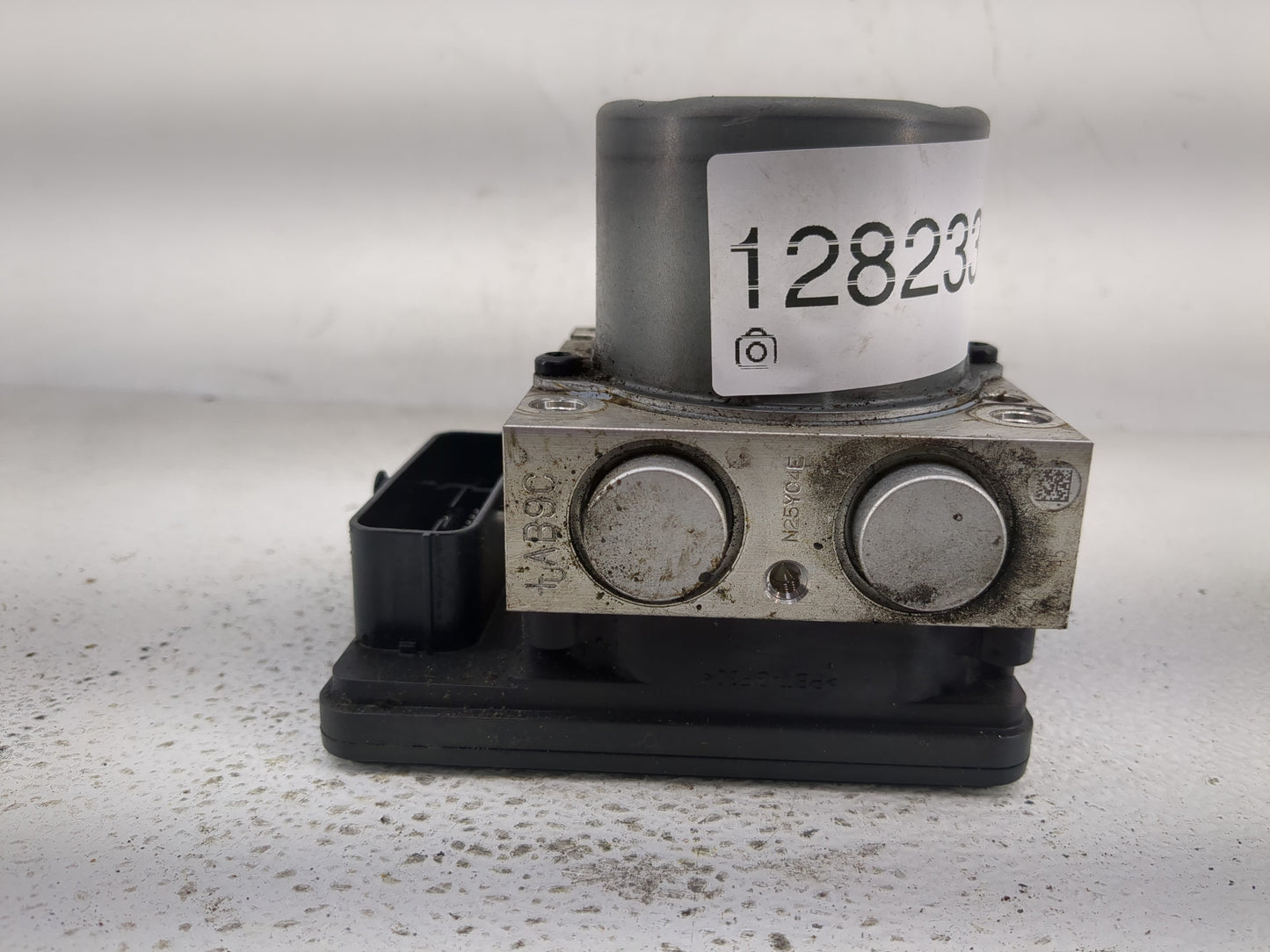 2017-2018 Hyundai Santa Fe ABS Pump Control Module Replacement P/N:58920-4Z300 Fits Fits 2017 2018 OEM Used Auto Parts - Oem