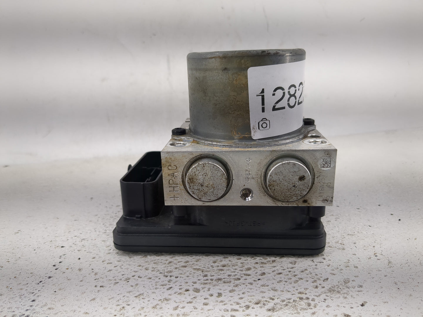 2017-2018 Hyundai Santa Fe ABS Pump Control Module Replacement P/N:58920-4Z300 Fits Fits 2017 2018 OEM Used Auto Parts - Oem