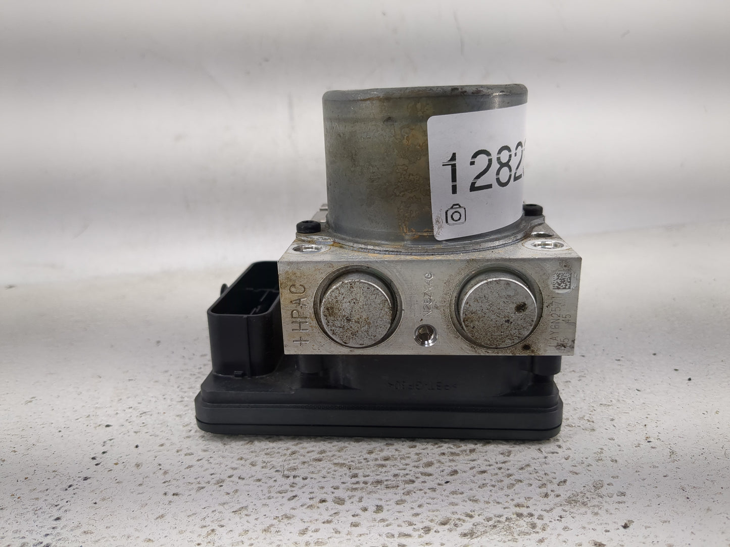 2017-2018 Hyundai Santa Fe ABS Pump Control Module Replacement P/N:58920-4Z300 Fits Fits 2017 2018 OEM Used Auto Parts - Oem