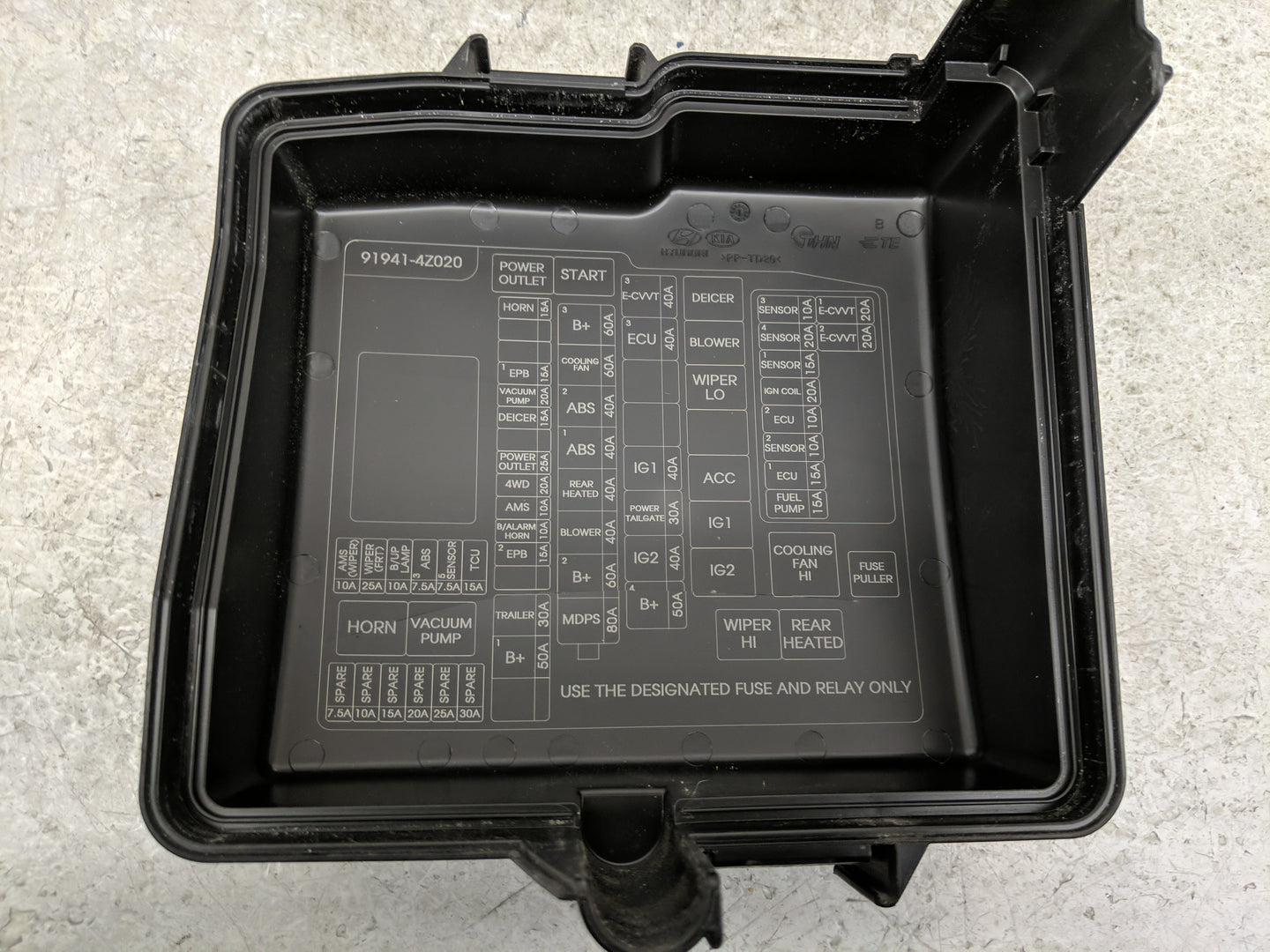 2018 Hyundai Santa Fe Fusebox Fuse Box Panel Relay Module P/N:91941-4Z020 Fits OEM Used Auto Parts - Oemusedautoparts1.com