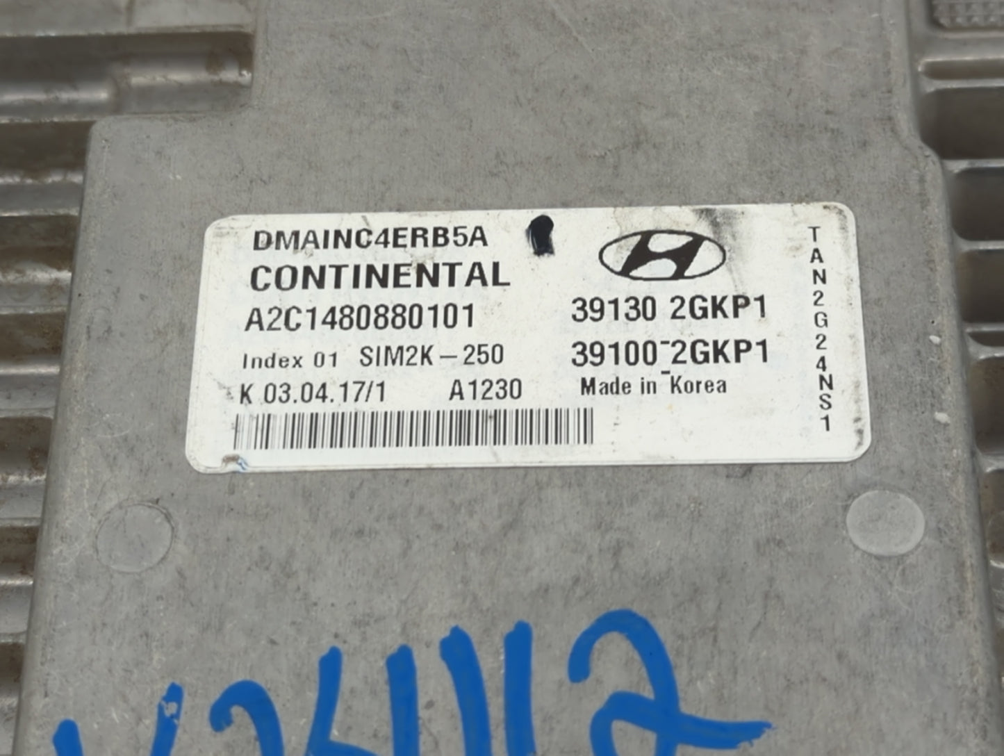 2018 Hyundai Santa Fe PCM Engine Control Computer ECU ECM PCU OEM P/N:39130-2GKP1 39100-2GKP1 Fits OEM Used Auto Parts - Oem