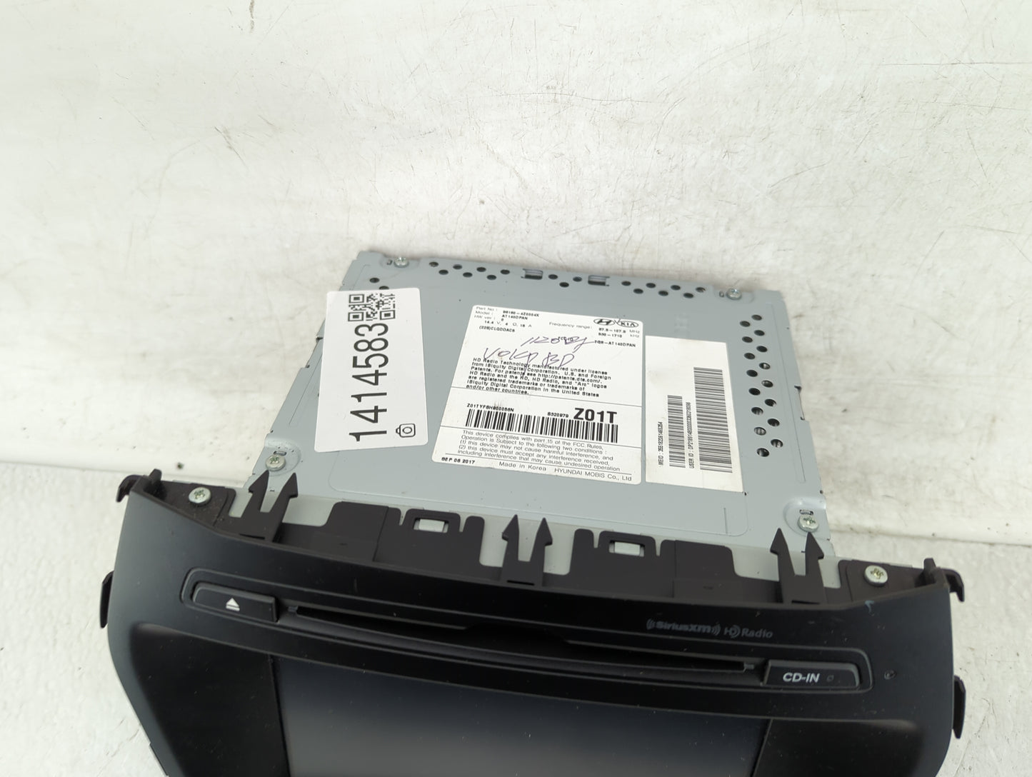 2017-2018 Hyundai Santa Fe Radio AM FM Cd Player Receiver Replacement Fits Fits 2017 2018 OEM Used Auto Parts - Oemusedautop