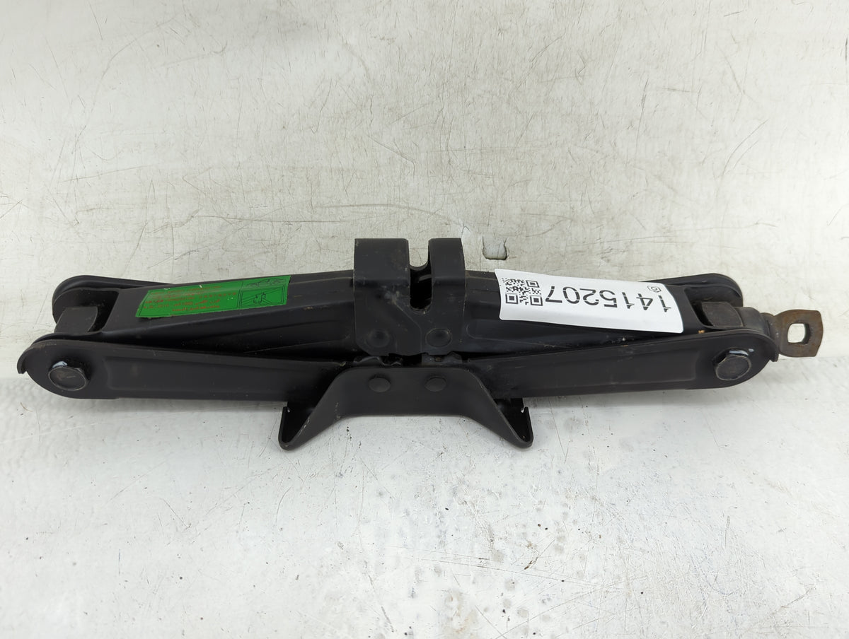2018 Hyundai Santa Fe Spare Scissor Car Jack 1415207 - Oemusedautoparts1.com