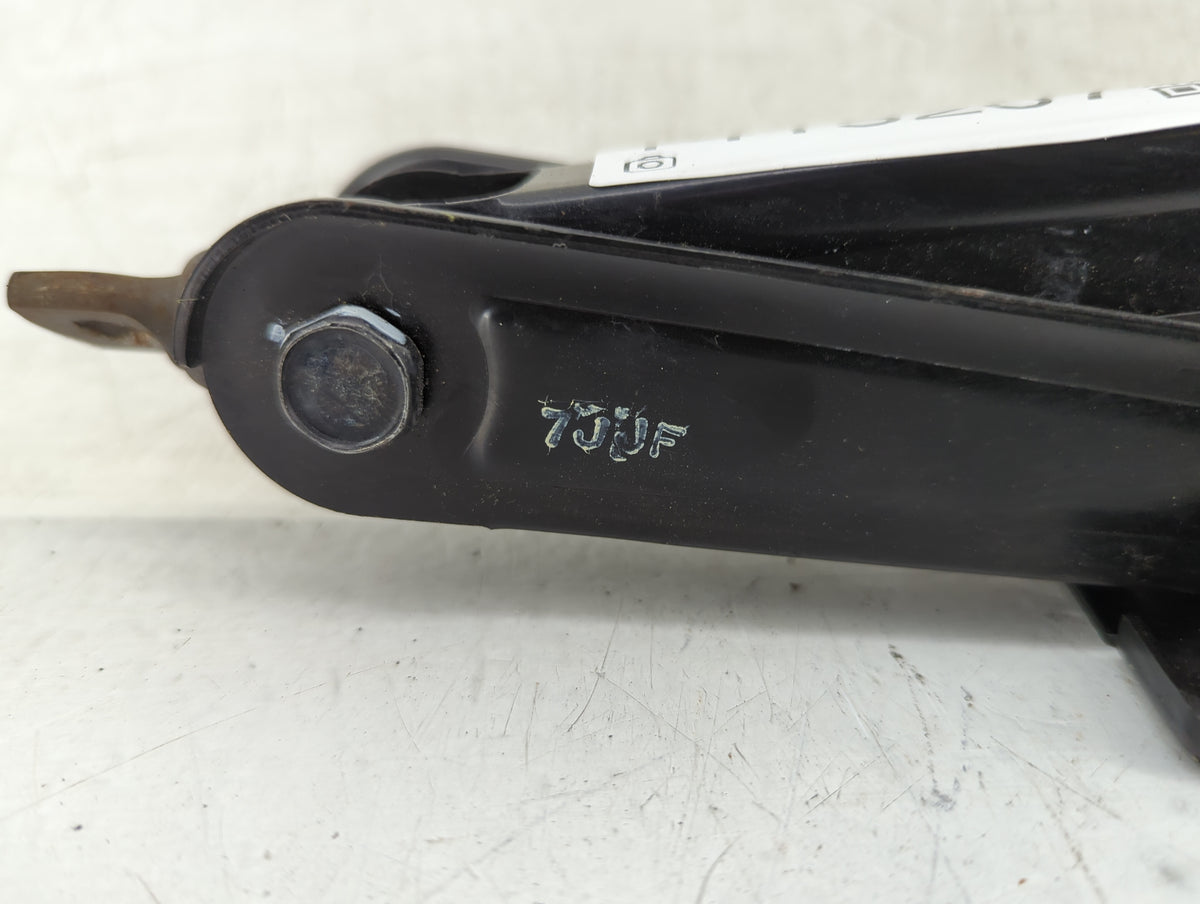 2018 Hyundai Santa Fe Spare Scissor Car Jack 1415207 - Oemusedautoparts1.com