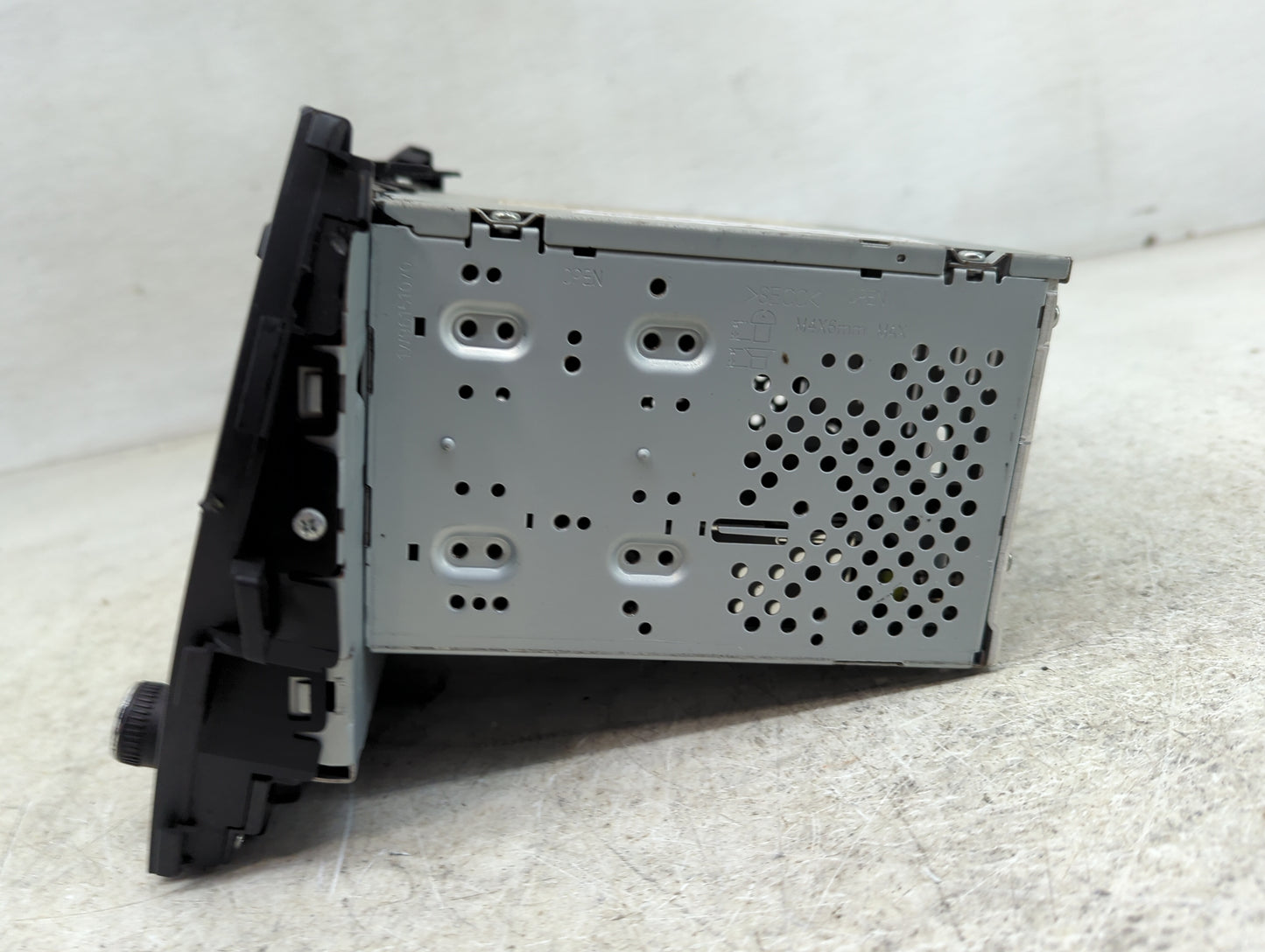 2017-2018 Hyundai Santa Fe Radio AM FM Cd Player Receiver Replacement P/N:961804Z6504X Fits Fits 2017 2018 OEM Used Auto Par