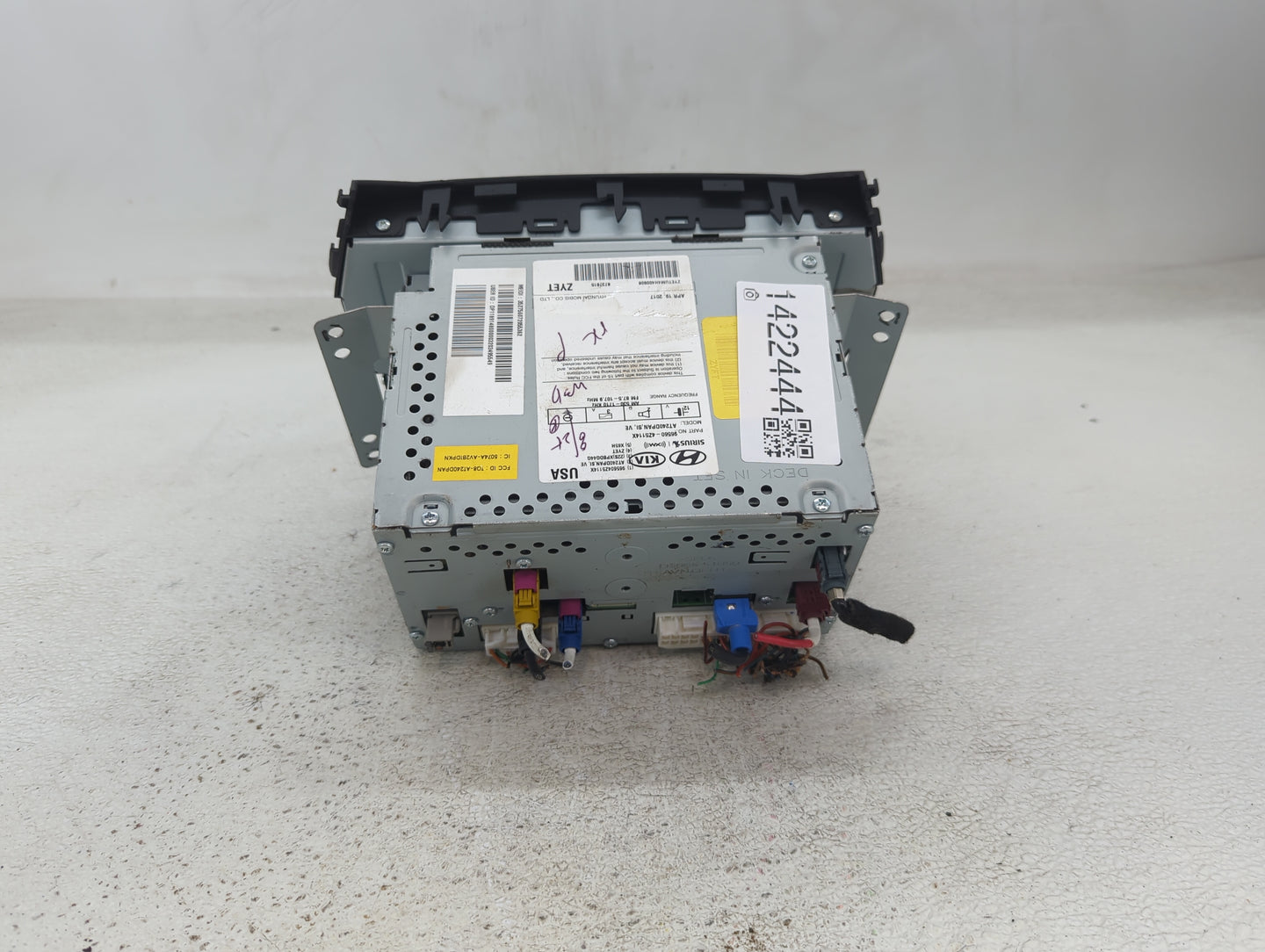 2017-2018 Hyundai Santa Fe Radio AM FM Cd Player Receiver Replacement P/N:96560-4Z5114X Fits Fits 2017 2018 OEM Used Auto Pa