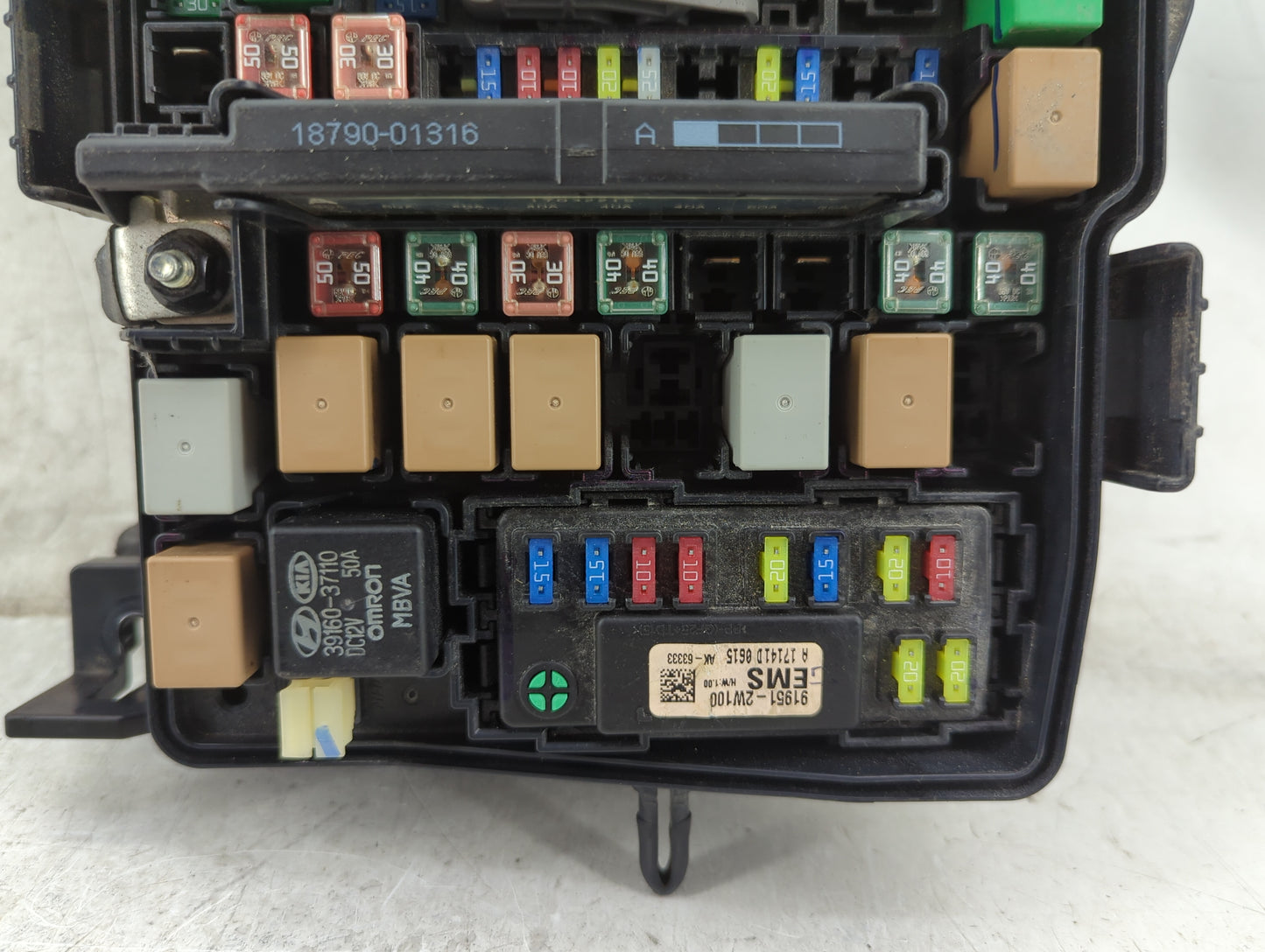 2018 Hyundai Santa Fe Fusebox Fuse Box Panel Relay Module P/N:91951-2W100 Fits OEM Used Auto Parts - Oemusedautoparts1.com