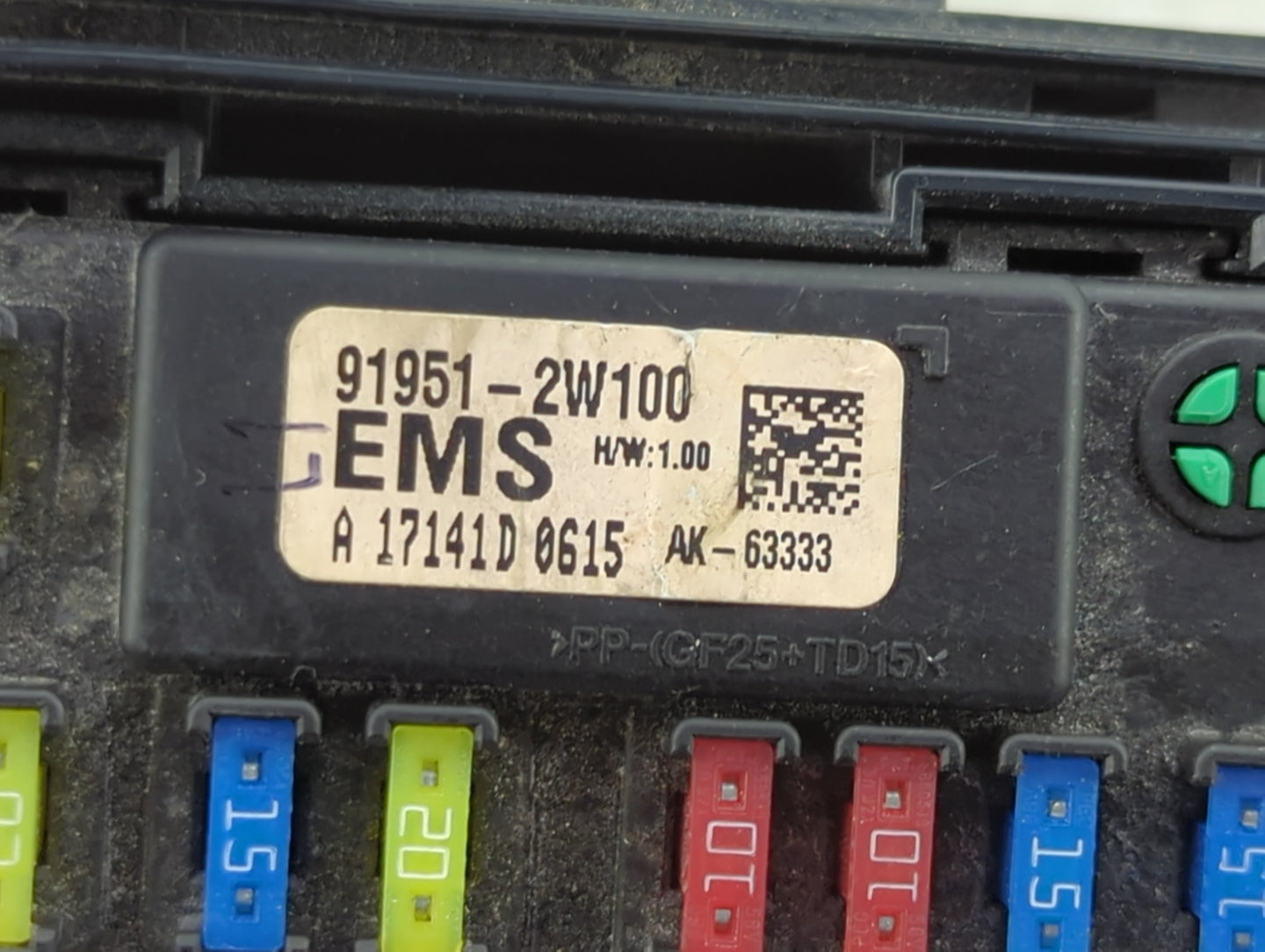 2018 Hyundai Santa Fe Fusebox Fuse Box Panel Relay Module P/N:91951-2W100 Fits OEM Used Auto Parts - Oemusedautoparts1.com