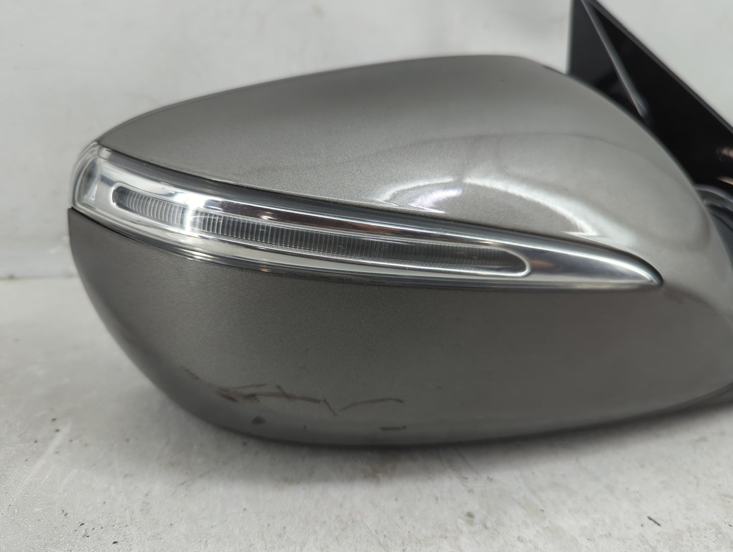 2017-2018 Hyundai Santa Fe Passenger Side View Mirror - Right Door Mirror OEM Used - Oemusedautoparts1.com