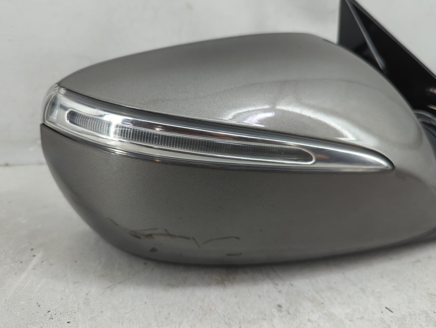 2017-2018 Hyundai Santa Fe Passenger Side View Mirror - Right Door Mirror OEM Used - Oemusedautoparts1.com