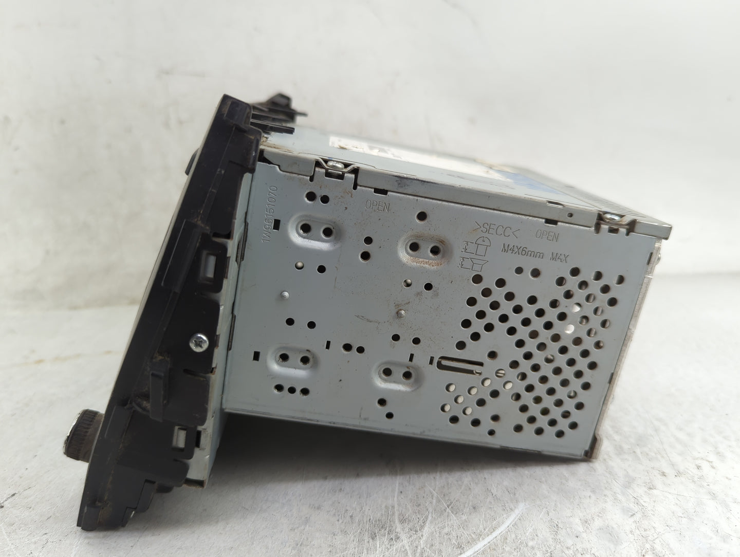 2017-2018 Hyundai Santa Fe Radio AM FM Cd Player Receiver Replacement P/N:961804Z6504X AM110DPAN Fits Fits 2017 2018 OEM Use