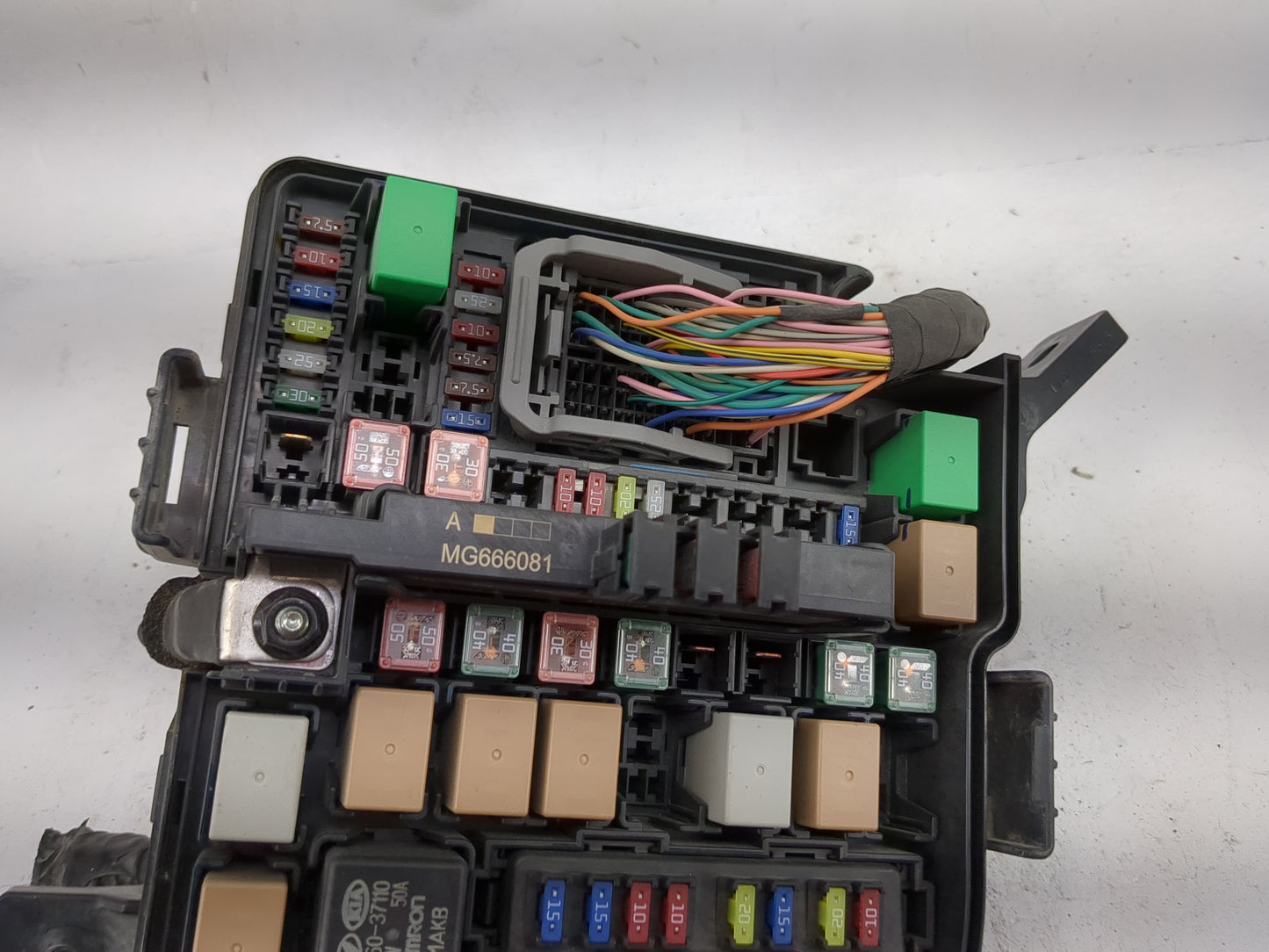 2018 Hyundai Santa Fe Fusebox Fuse Box Panel Relay Module P/N:91941-B8020FFF 91951-2W101, MG666081, 39160-37110 Fits OEM Use
