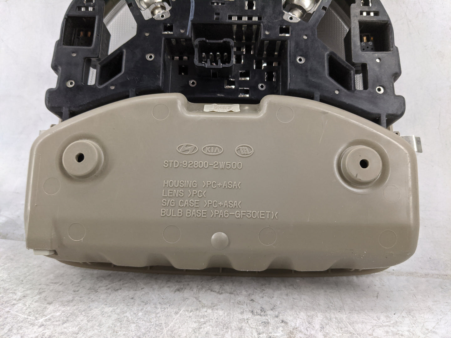 2018 Hyundai Santa Fe Overhead Roof Console Tan - Oemusedautoparts1.com