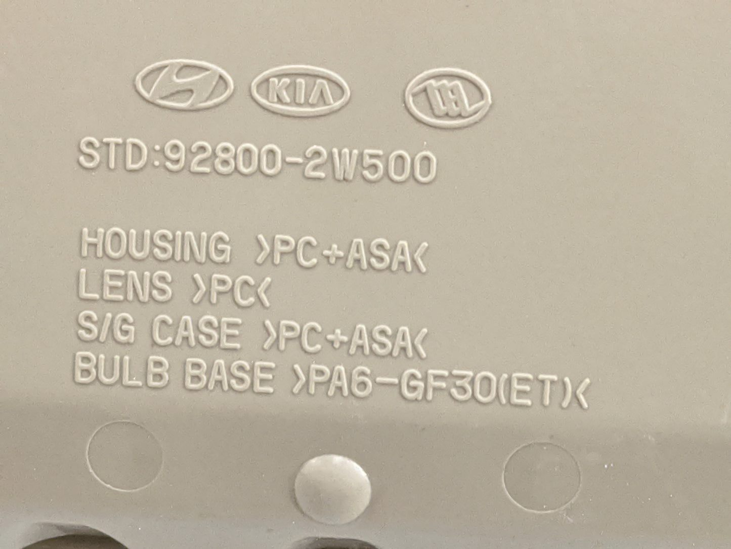 2018 Hyundai Santa Fe Overhead Roof Console Tan - Oemusedautoparts1.com