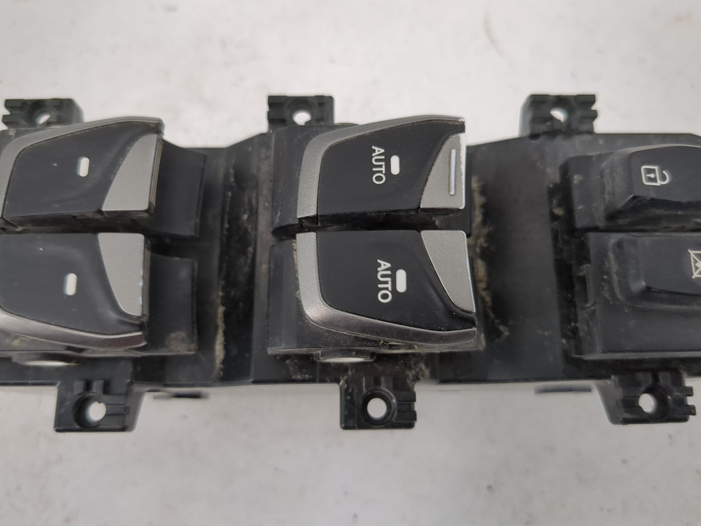 2017-2018 Hyundai Santa Fe Master Power Window Switch Replacement Driver Side Left P/N:39S490-1110 Fits Fits 2017 2018 OEM U