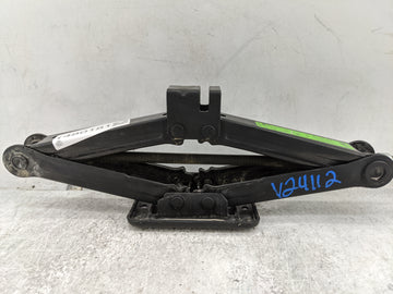 2018 Hyundai Santa Fe Spare Scissor Car Jack 1480181 - Oemusedautoparts1.com