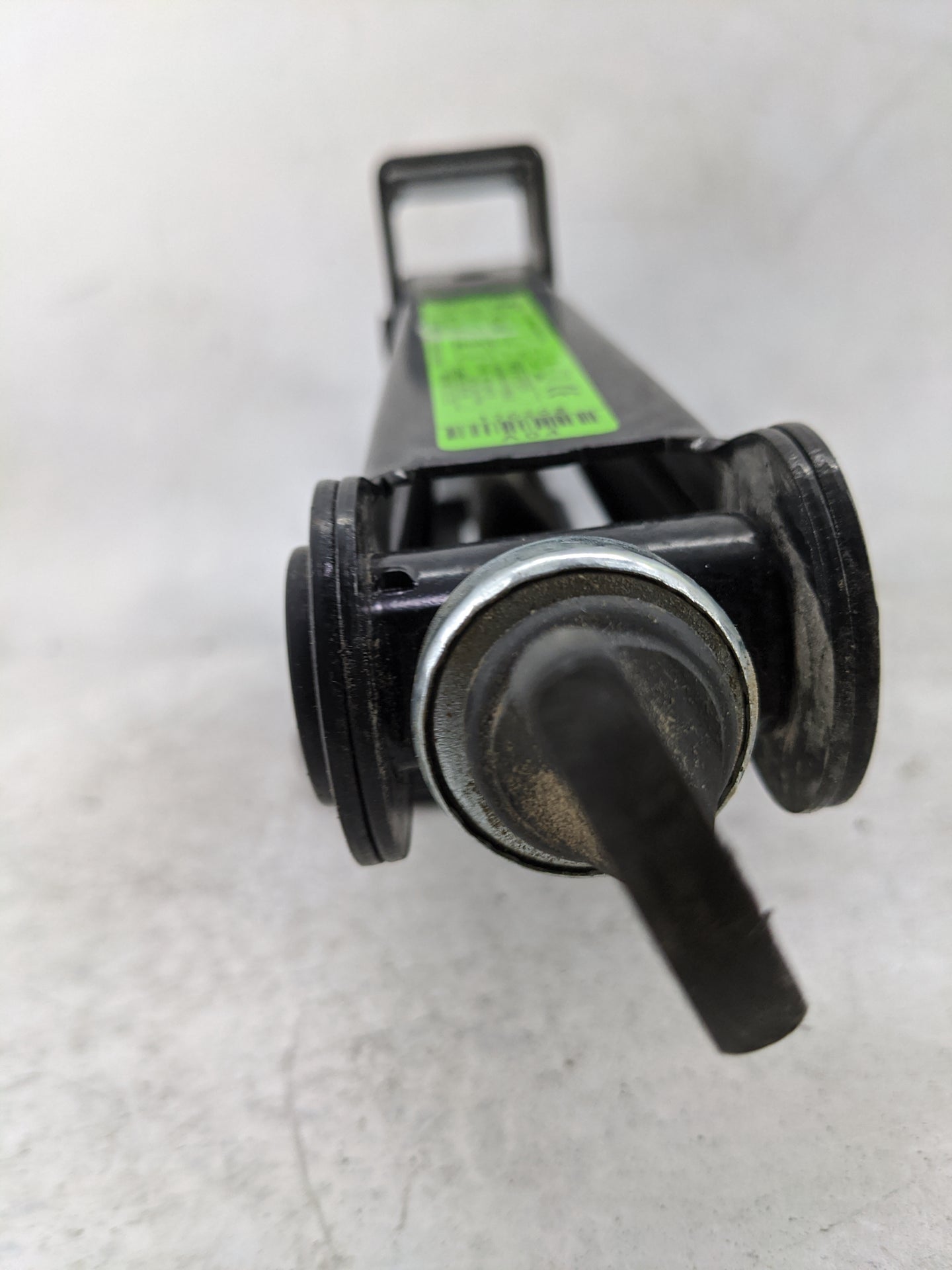 2018 Hyundai Santa Fe Spare Scissor Car Jack 1480181 - Oemusedautoparts1.com