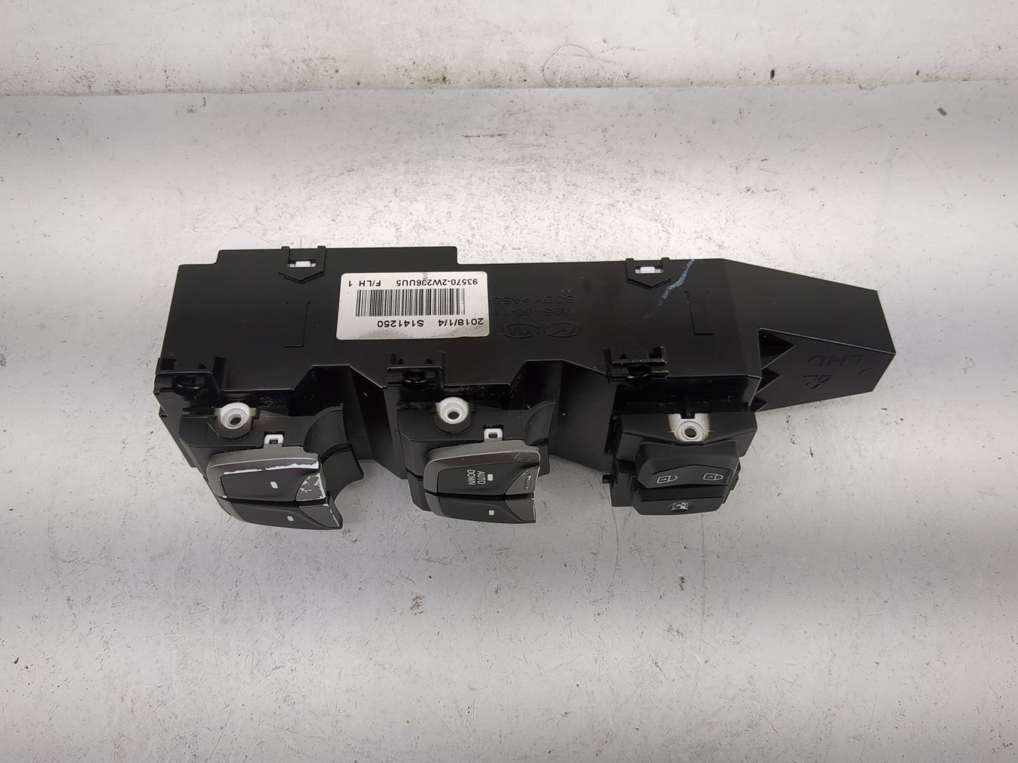 2017-2018 Hyundai Santa Fe Master Power Window Switch Replacement Driver Side Left P/N:93570-2W206UU5 Fits Fits 2017 2018 OE
