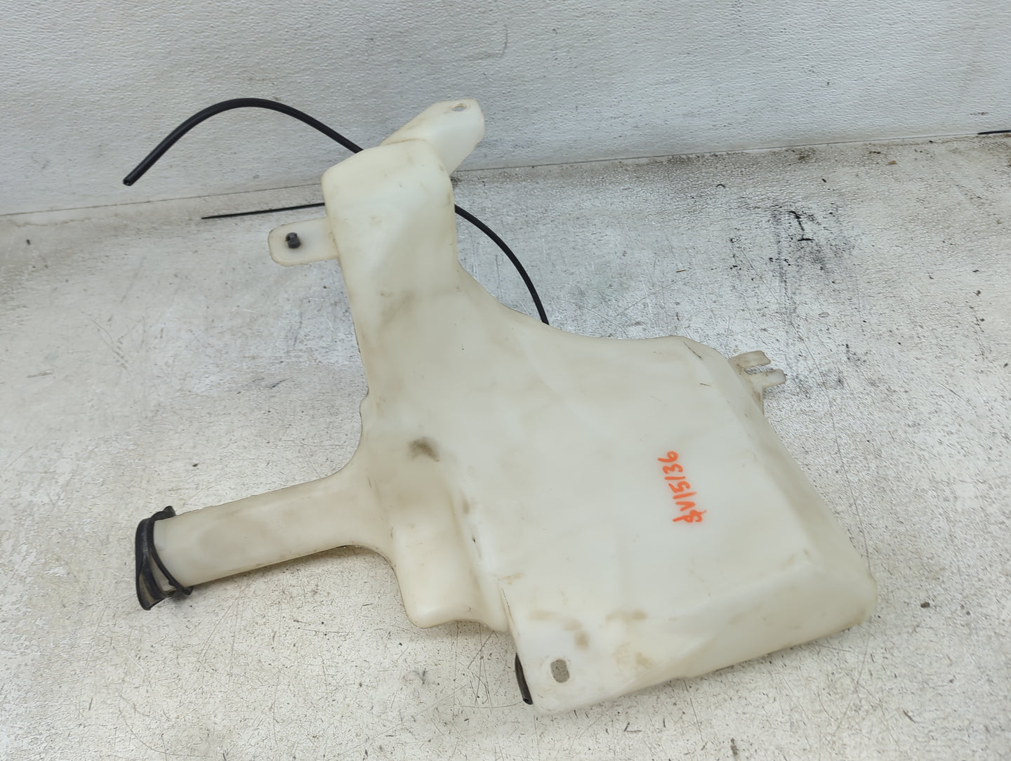 2013-2018 Hyundai Santa Fe Windshield Washer Fluid Reservoir Bottle 1486771 - Oemusedautoparts1.com