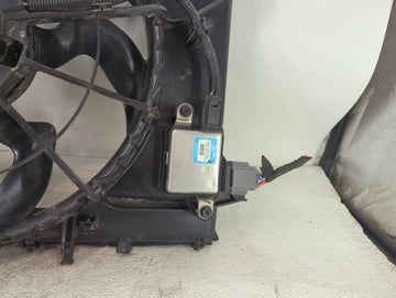 2018 Hyundai Santa Fe Electric Radiator Cooling Fan Motor Assembly P/N:25380-4Z000 25350-A2000, PA66-FA1 Fits OEM Used Auto Parts